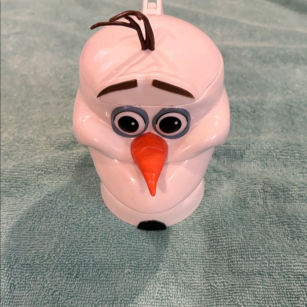 Disney Olaf White and Orange plastic drinking cup